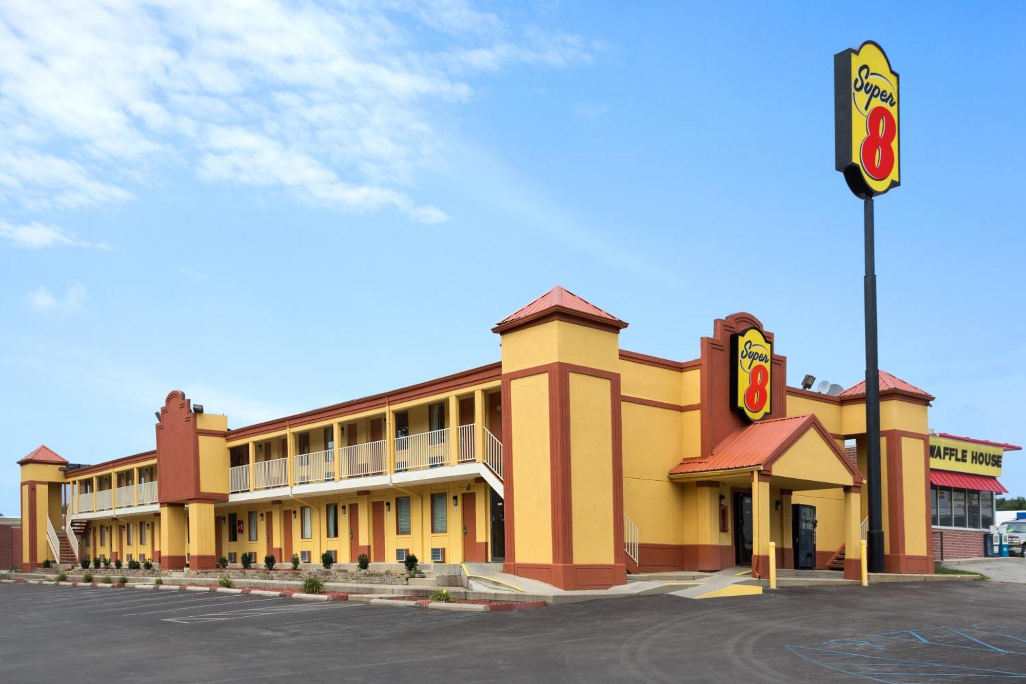 Motel Super 8 By Wyndham Indianapolis-Southport Rd Exterior foto